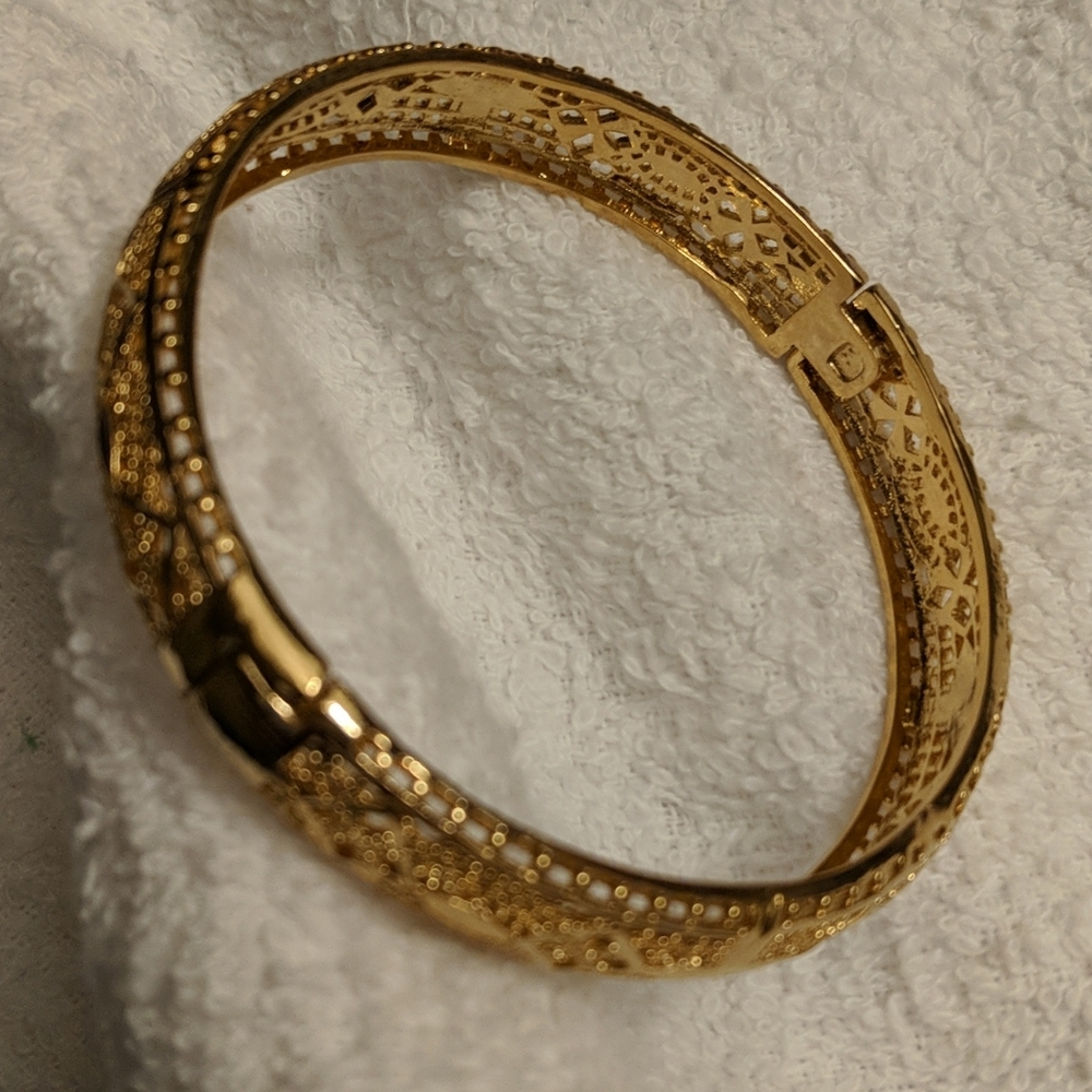 Beautiful bangles as a bundle - Picture 2 of 3